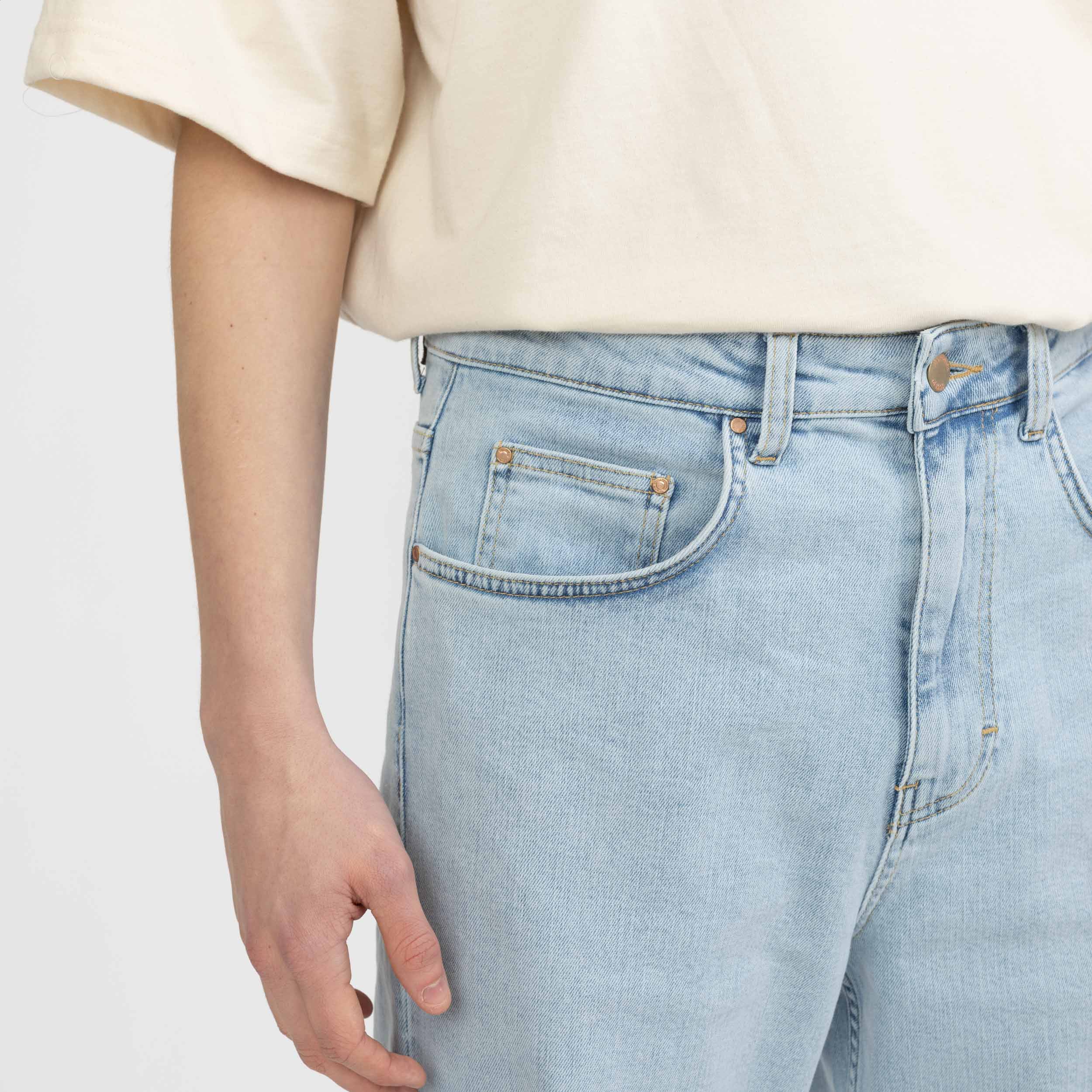 Relaxed Fit Bleached Jeans 5328