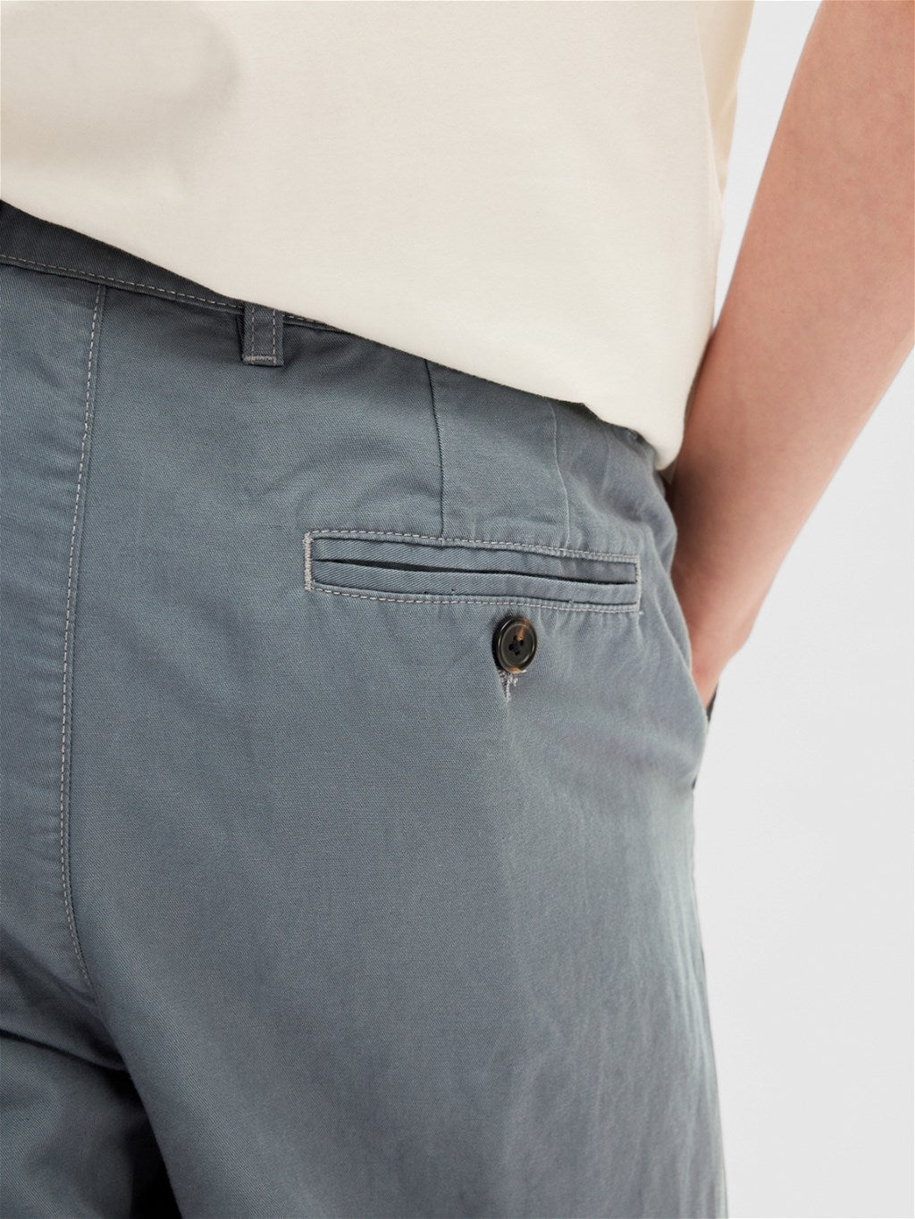 172 Slim Tapered Miles Linen Pants